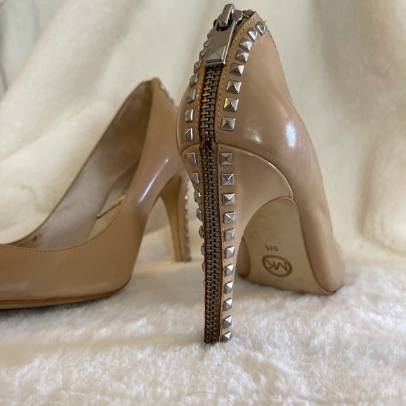 Michael Kors Shoes - Beige MK heels 💣🥀